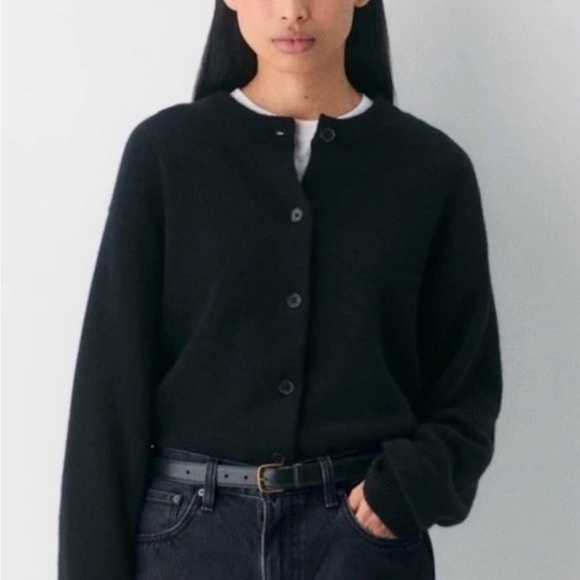 Aritzia Sweaters - NWT - Aritzia Essential Allegory Cashmere Cardigan Sweater - Black size M